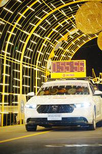 BIB: 05556, 490, 6098
                            <button type="button" onclick="openModal(22806302)" class="btn btn-primary btn-sm float-right btn-popup" data-toggle="modal" data-target=".modal-high-quality">
                        <i class="fas fa-shopping-cart"></i> Add to Cart
                    </button>
                                            <button type="button" onclick="isThisMe(22806302, true)" class="btn btn-success btn-sm float-right btn-popup btn-isme hidden" data-toggle="tooltip" data-placement="bottom" title="นี่คือรูปของคุณใช่ไหม คลิกที่นี่เพื่อเอาเข้าอัลบั้ม">
                        <i class="fas fa-plus"></i> Add to album
                    </button>
                    <button type="button" onclick="isThisMe(22806302, false)" class="btn btn-warning btn-sm float-right btn-popup btn-isnotme hidden">
                        <i class="fas fa-ban"></i> Remove from album
                    </button>